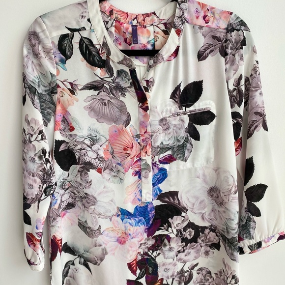 NYDJ pleat-back blouse - Picture 3 of 4